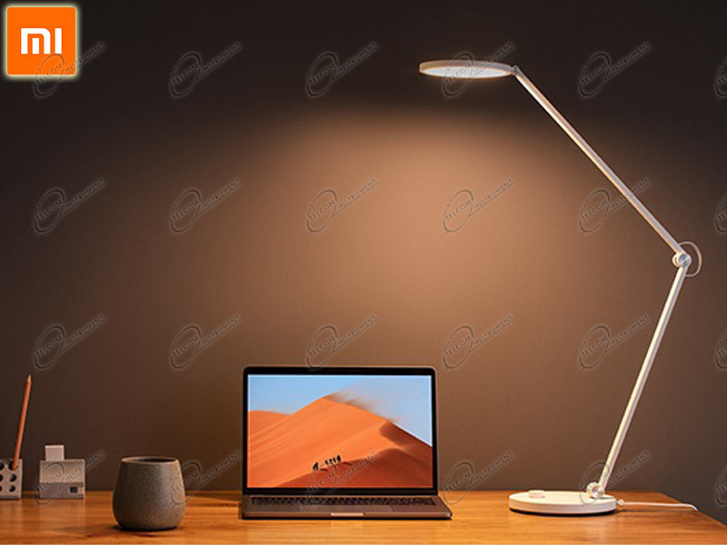 Lampada smart xiaomi da tavolo per studio: mi desk lamp pro È luce led con  comandi vocali google alexa e siri - xiaomi-desklamp-pro 